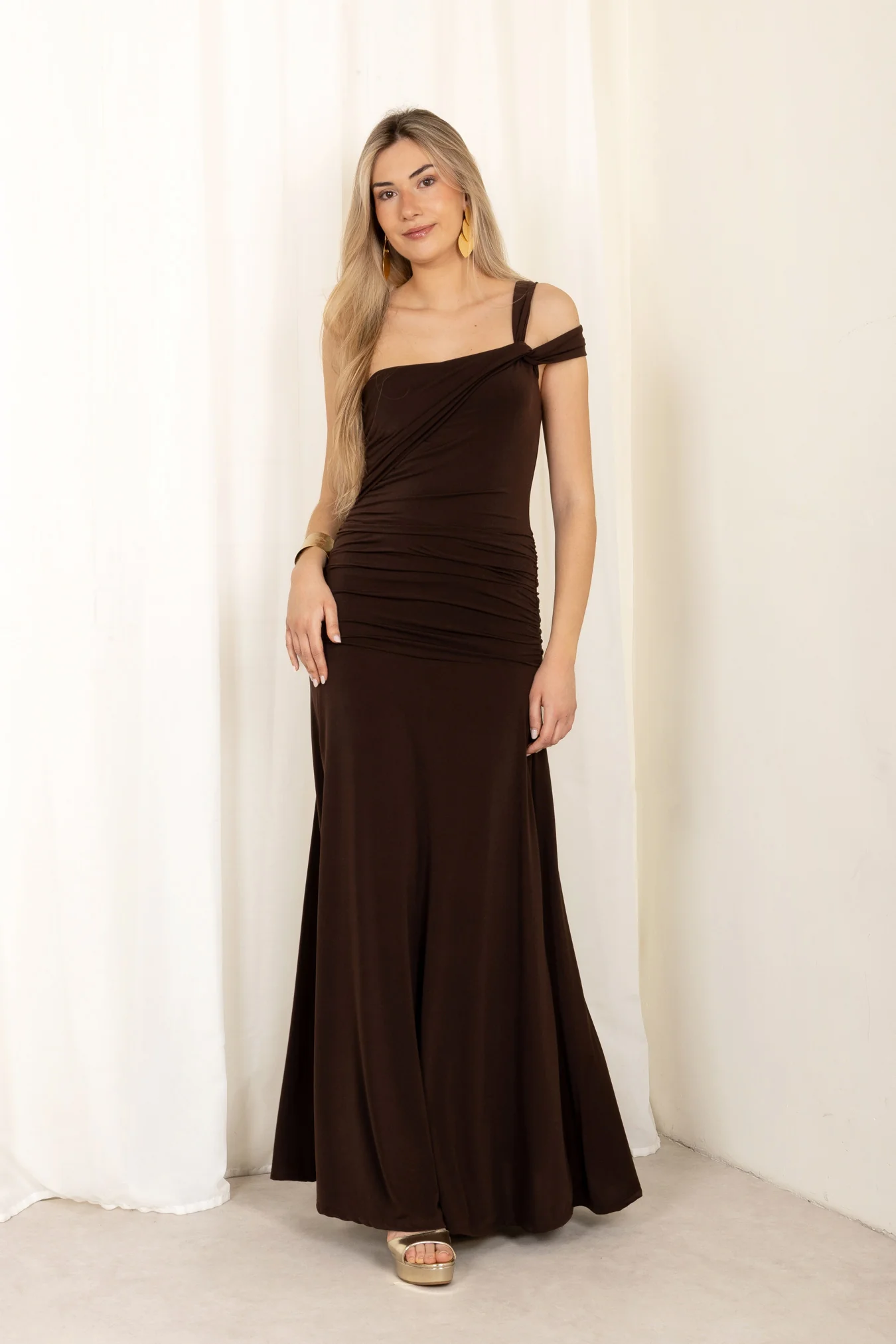 Vestido Gianna Marron - Image 5